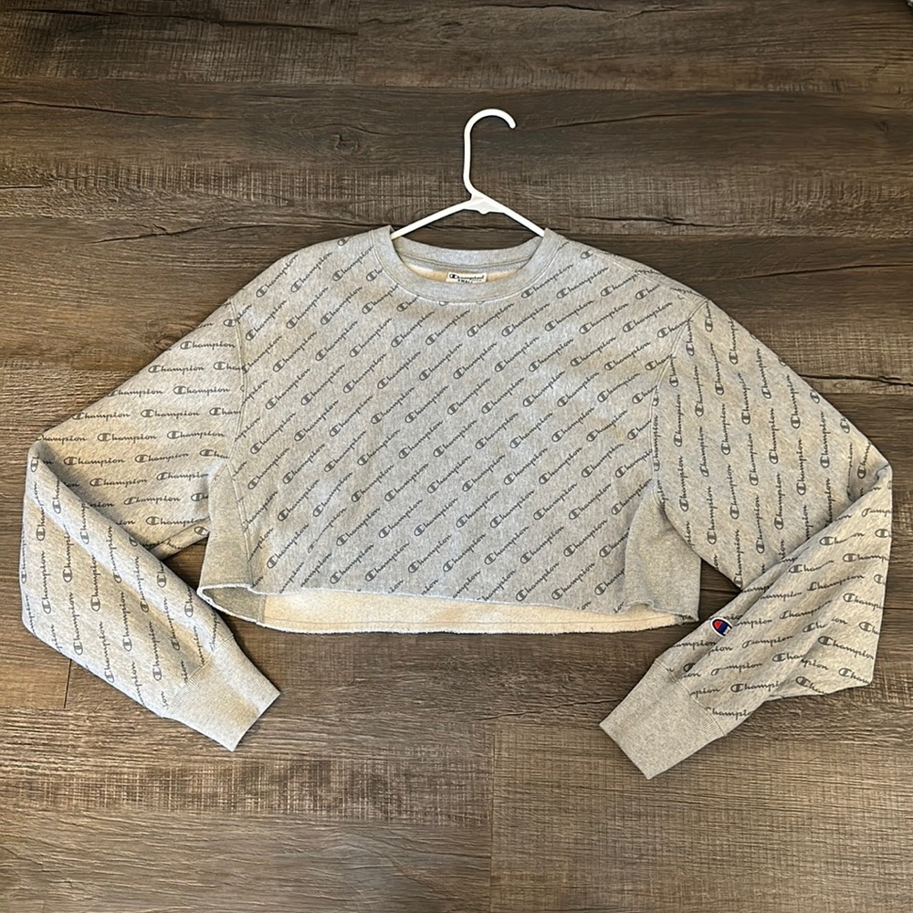 Cropped champion crew neck